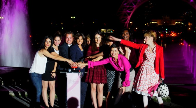 OCTOBRE ROSE : la Tour Eiffel is pink pour la bonne cause avec : Cristina Cordula, Julie Depardieu, Elsa Zylberstein